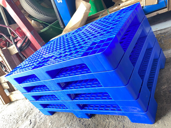 Pallet nhựa